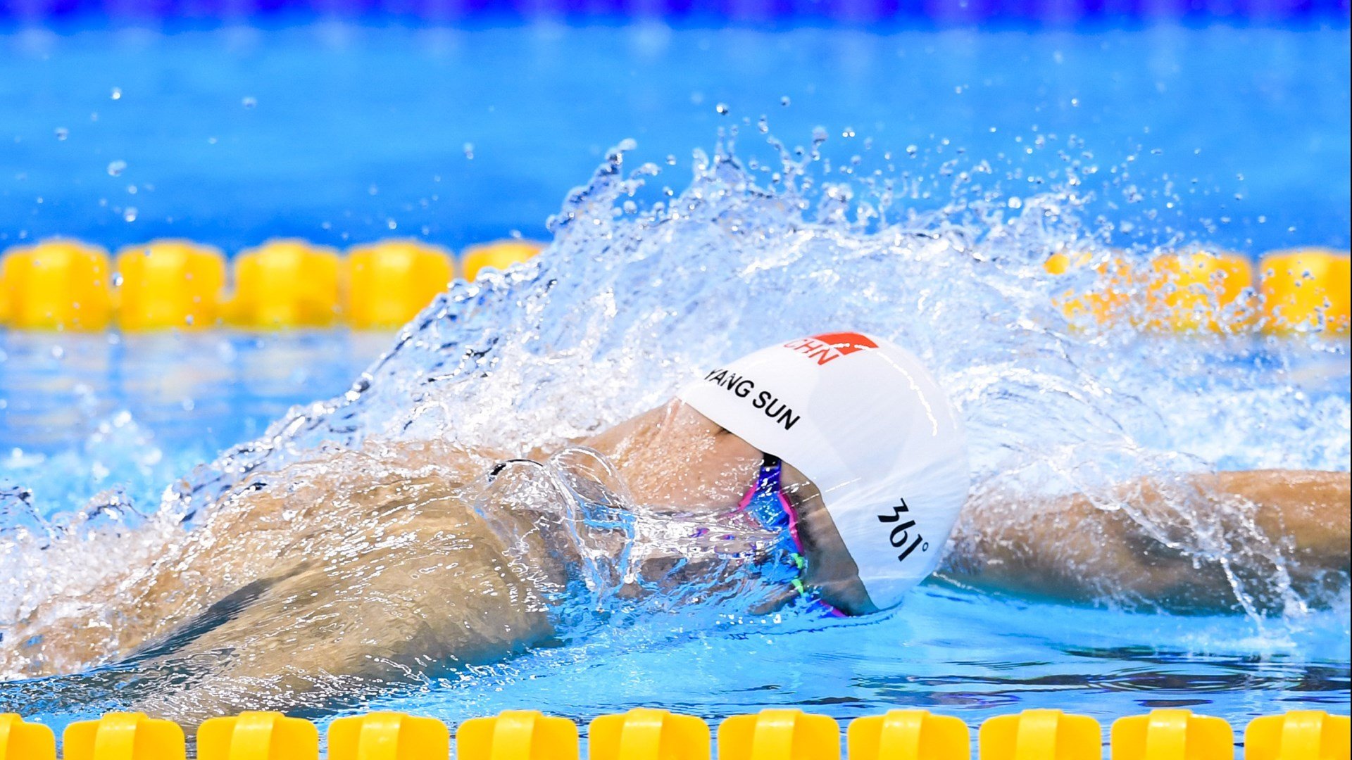 开yun体育-乔治反击一条龙引爆全场球迷，乔治yong